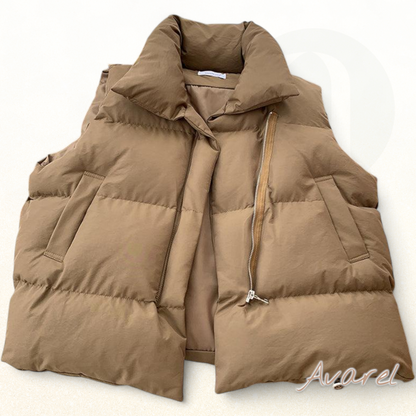 Vieliwiiti-einfaargige ärmellosi Steppjacke mit praktischem Reissverschlusstäschli