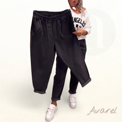 Bequemi, stylisch eiwäbigi Hose mit praktsche Täsche für de Alltag