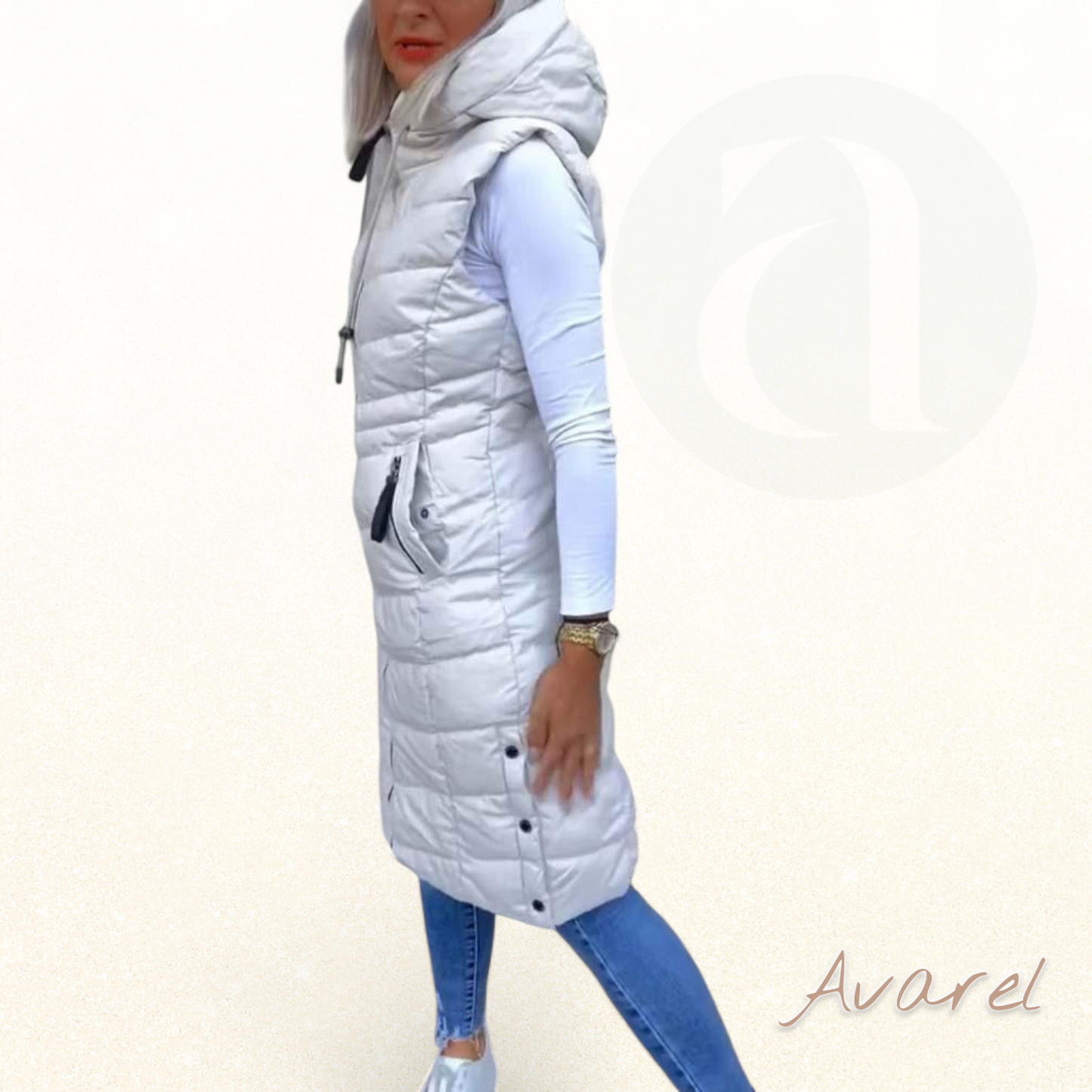 Stylisch ärmellosi Steppjacke mit Kapuze und praktischem Reissverschluss für e lässige Look