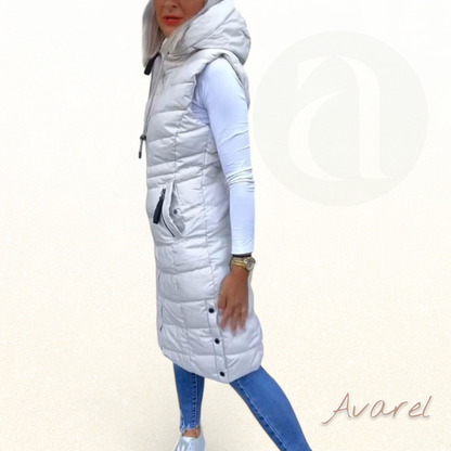 Stylisch ärmellosi Steppjacke mit Kapuze und praktischem Reissverschluss für e lässige Look