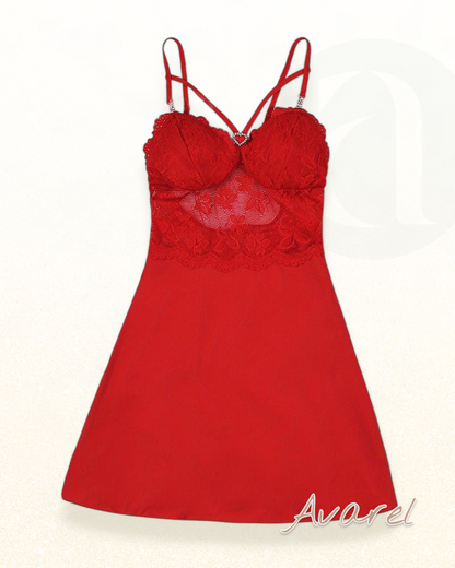 Elegantes Spitzennachthemd mit Trägern für einen stilvollen Schlafkomfort