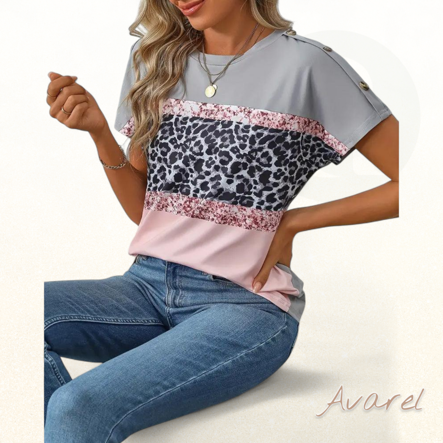 Stylischs Leopardenmuster T-Shirt mit Rundhalsausschnitt und Farbakzent