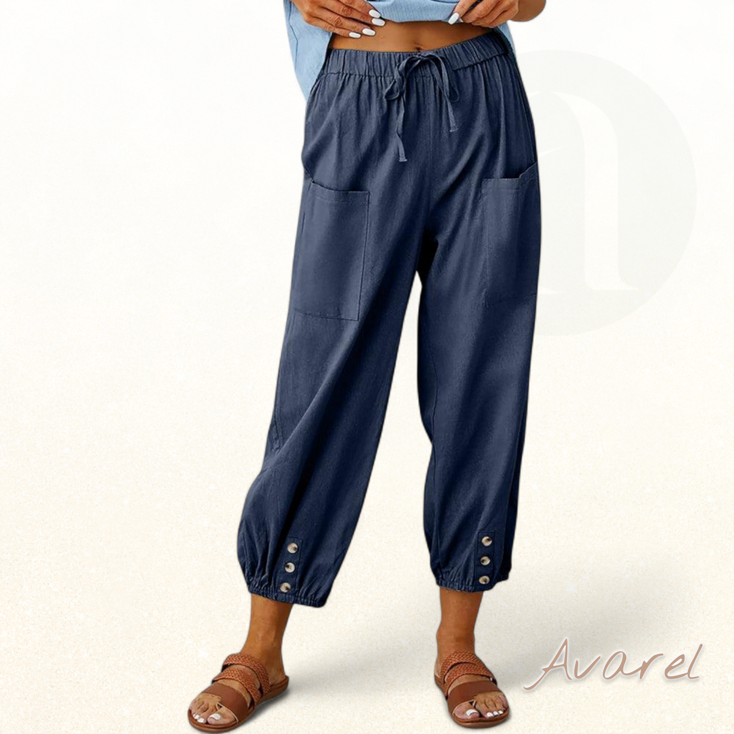 Hose mit nöie Punkt im stilvolle Design und höche Taille für en elegante Look