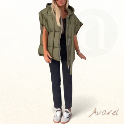 Warni gfütterti Kapuzenjacke im eifarbeigem Design mit Reißverschluss und churze Ärmel