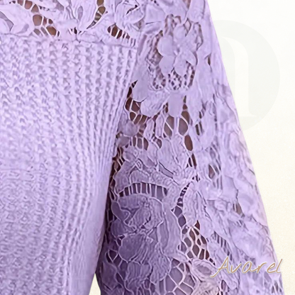 Stilvolls gstrickts T-Shirt mit Spitzeneinsatz für ne eleganten Look