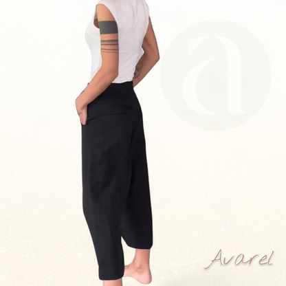 Stylisch(e) einfarbigi asymmetrisch Freizeithos für en lässige Look