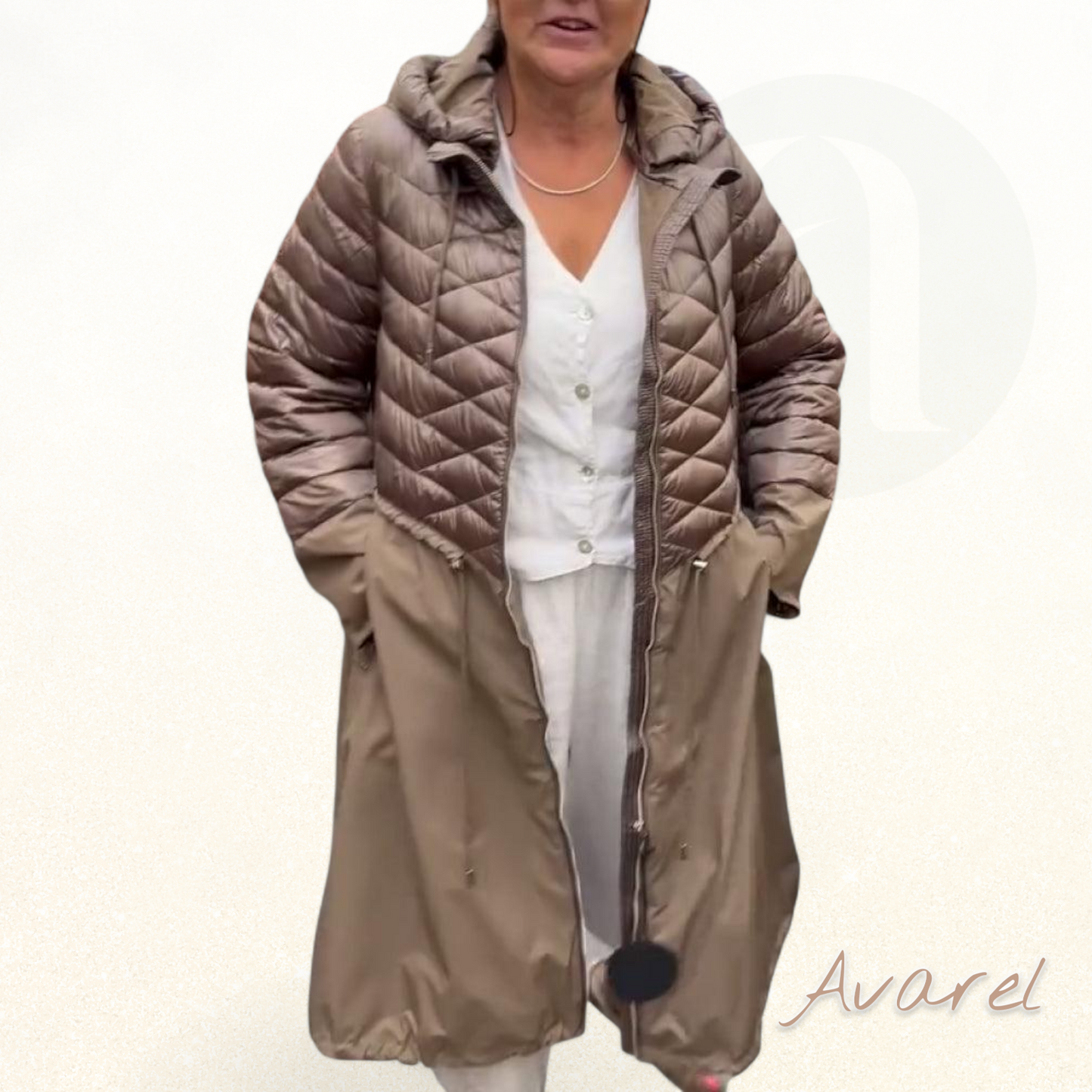 Warmligi, lang gesteppte Jacke mit bequeme Kapuze für maximale Komfort