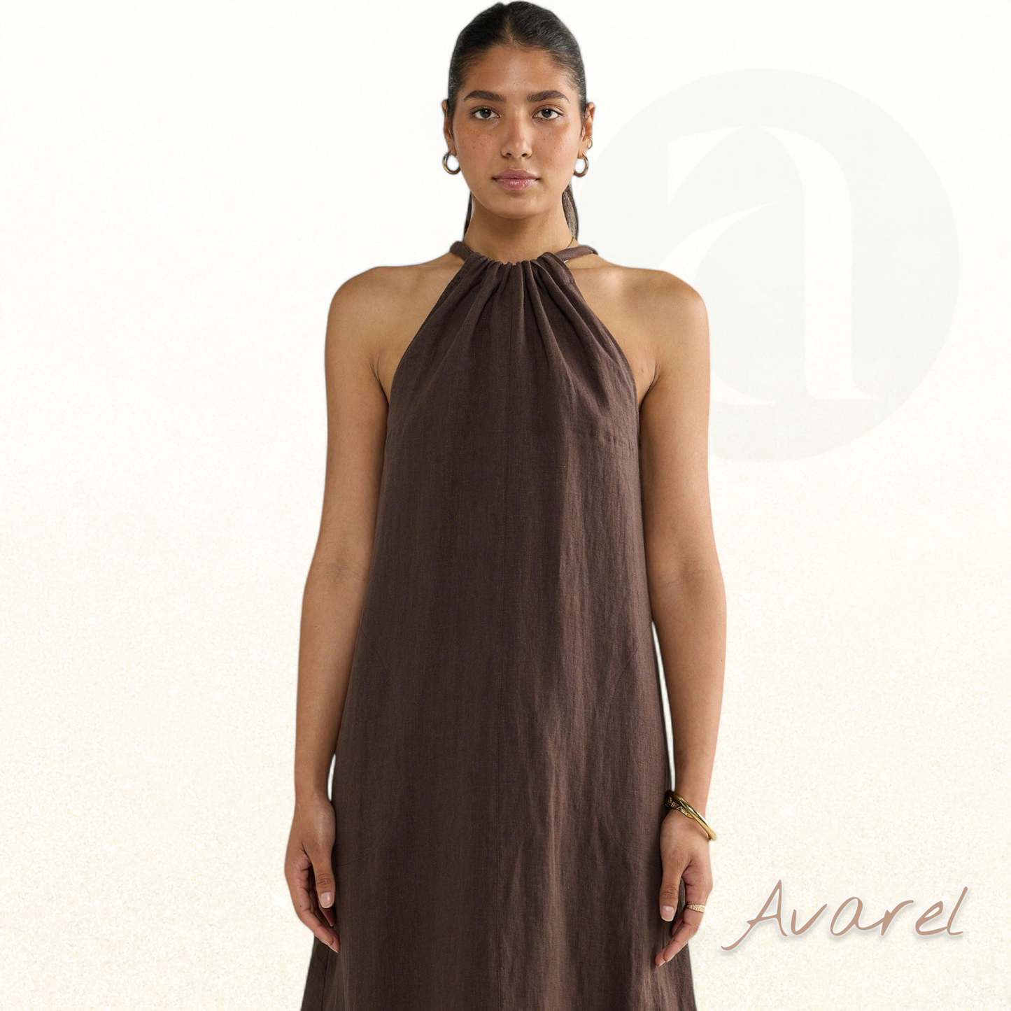 Chices Strandkleid mit Leinengürtel für sommerlichen Stil und glamouröse Eleganz