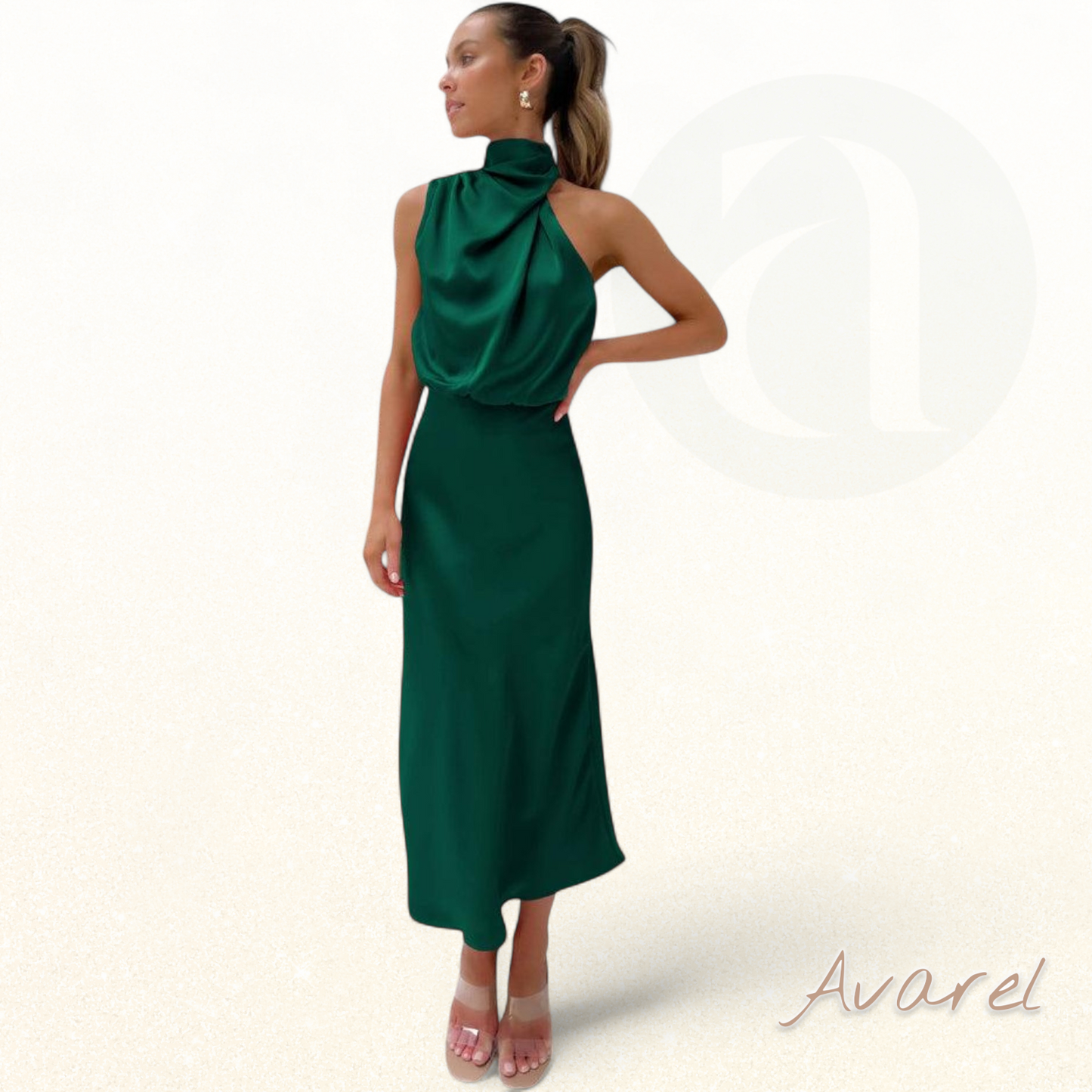 Elegantes Brautkleid aus Satin ärmellos mit Neckholder für einen besonderen Anlass