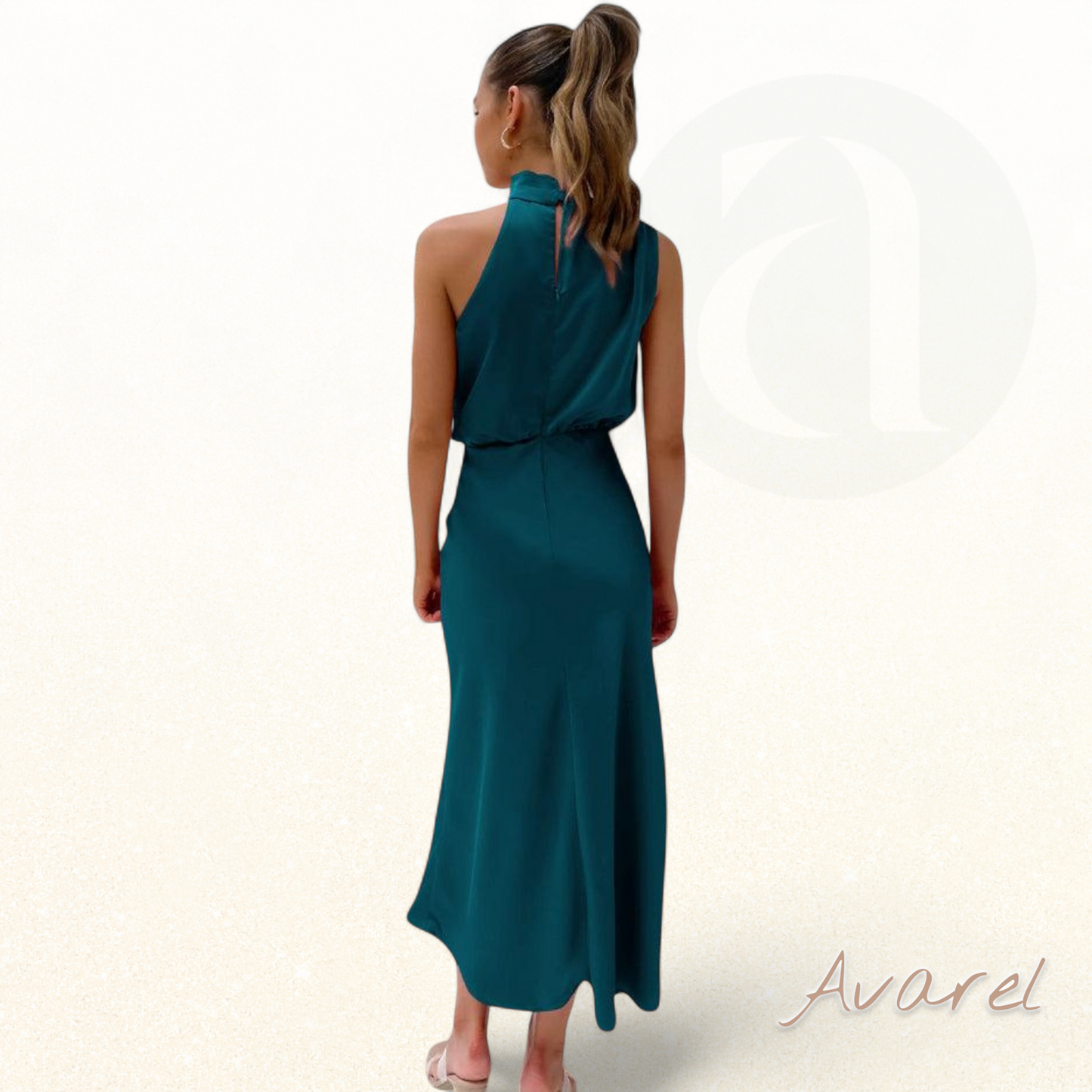 Elegantes Brautkleid aus Satin ärmellos mit Neckholder für einen besonderen Anlass