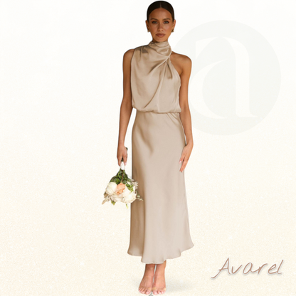 Elegantes Brautkleid aus Satin ärmellos mit Neckholder für einen besonderen Anlass