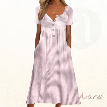 Leichtes Kleid mit Trägern und kurzen Ärmeln für maximalen Komfort