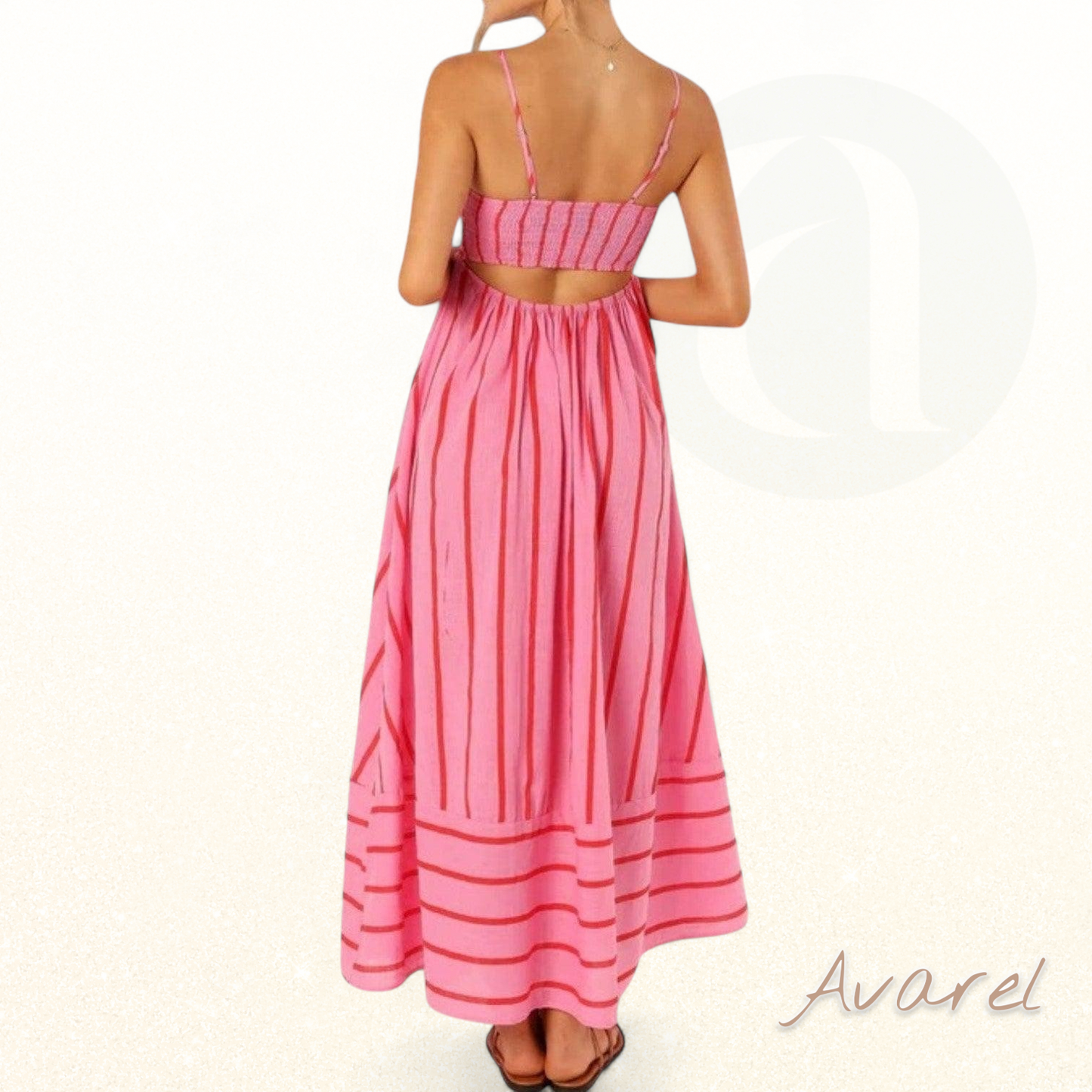 Luxuriöser Bademantel mit Gürtel und Trägern, elegantes Design Claire