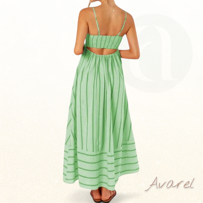 Luxuriöser Bademantel mit Gürtel und Trägern, elegantes Design Claire