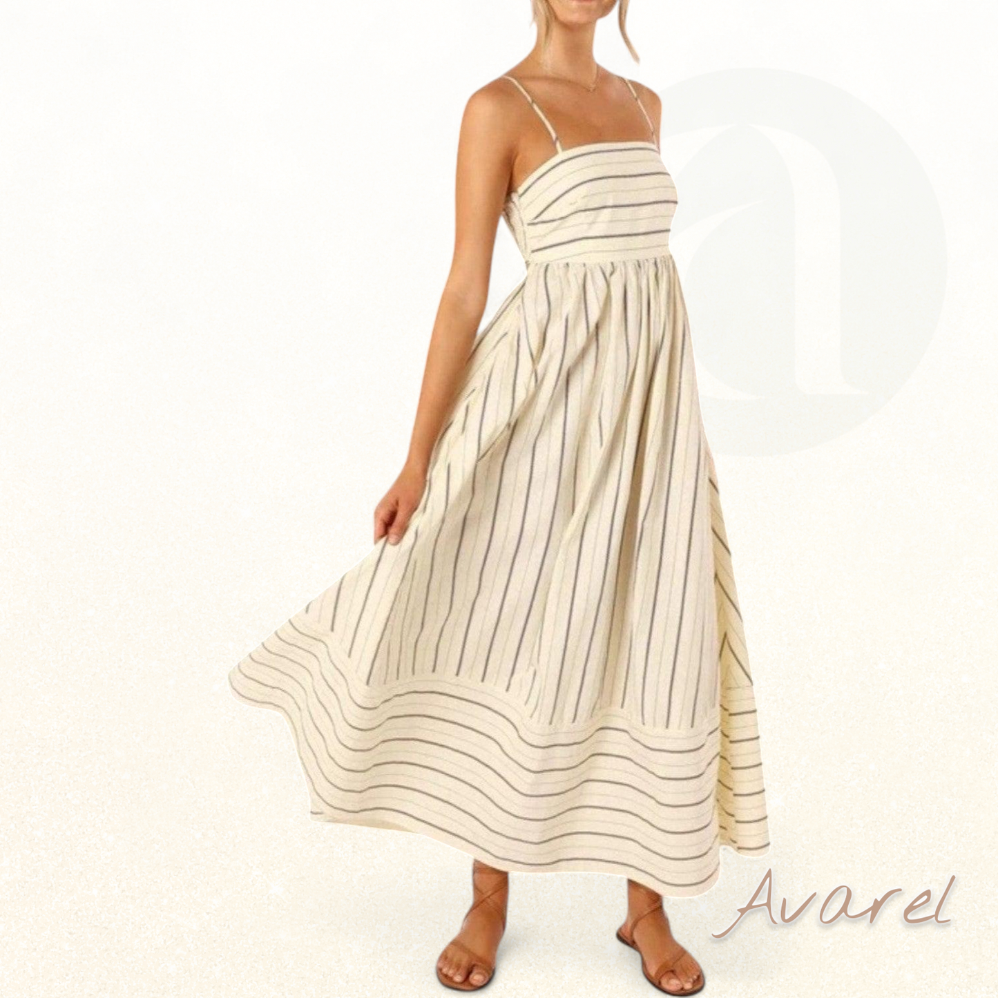 Luxuriöser Bademantel mit Gürtel und Trägern, elegantes Design Claire