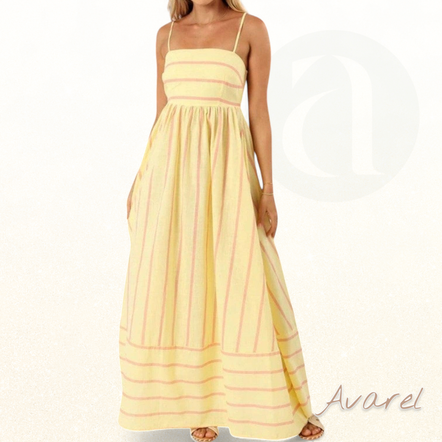 Luxuriöser Bademantel mit Gürtel und Trägern, elegantes Design Claire