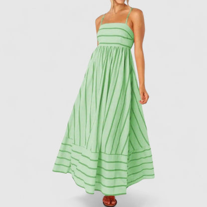 Luxuriöser Bademantel mit Gürtel und Trägern, elegantes Design Claire