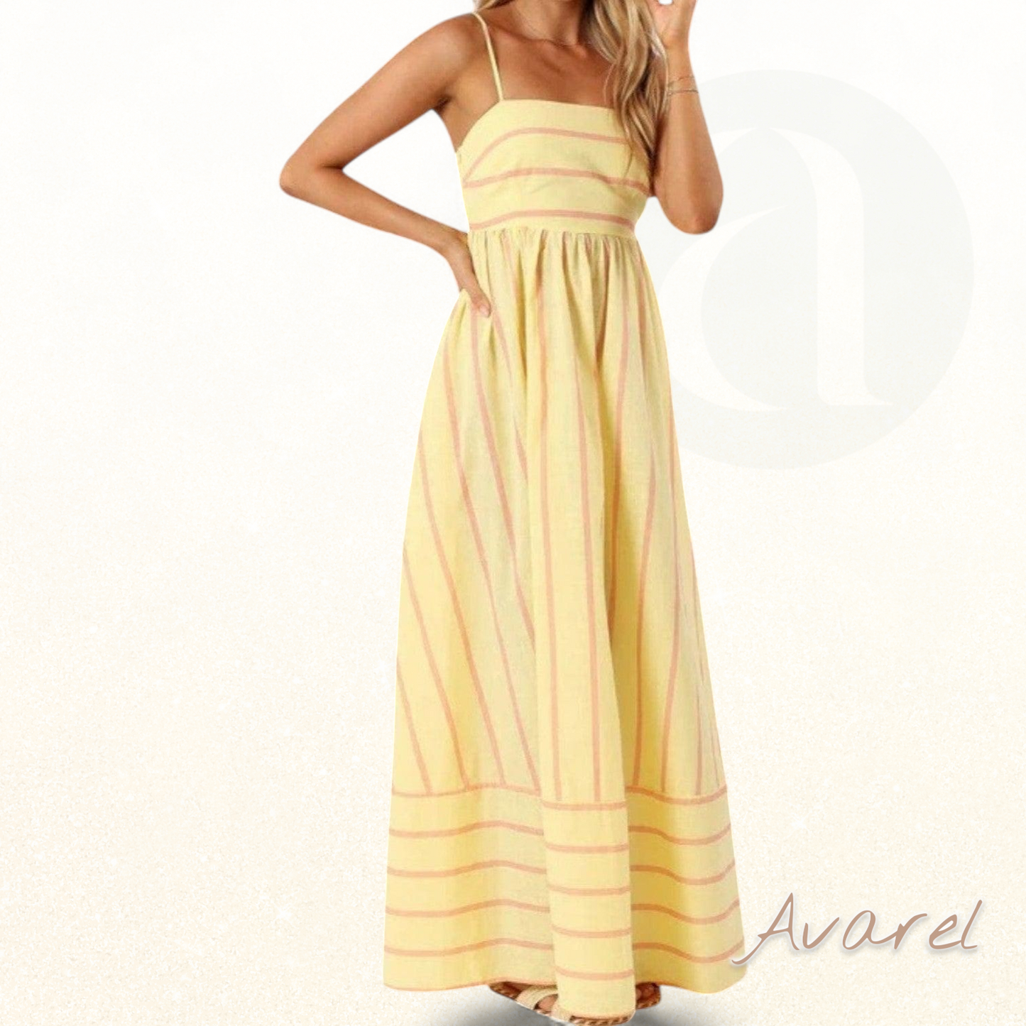 Luxuriöser Bademantel mit Gürtel und Trägern, elegantes Design Claire