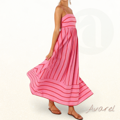 Luxuriöser Bademantel mit Gürtel und Trägern, elegantes Design Claire