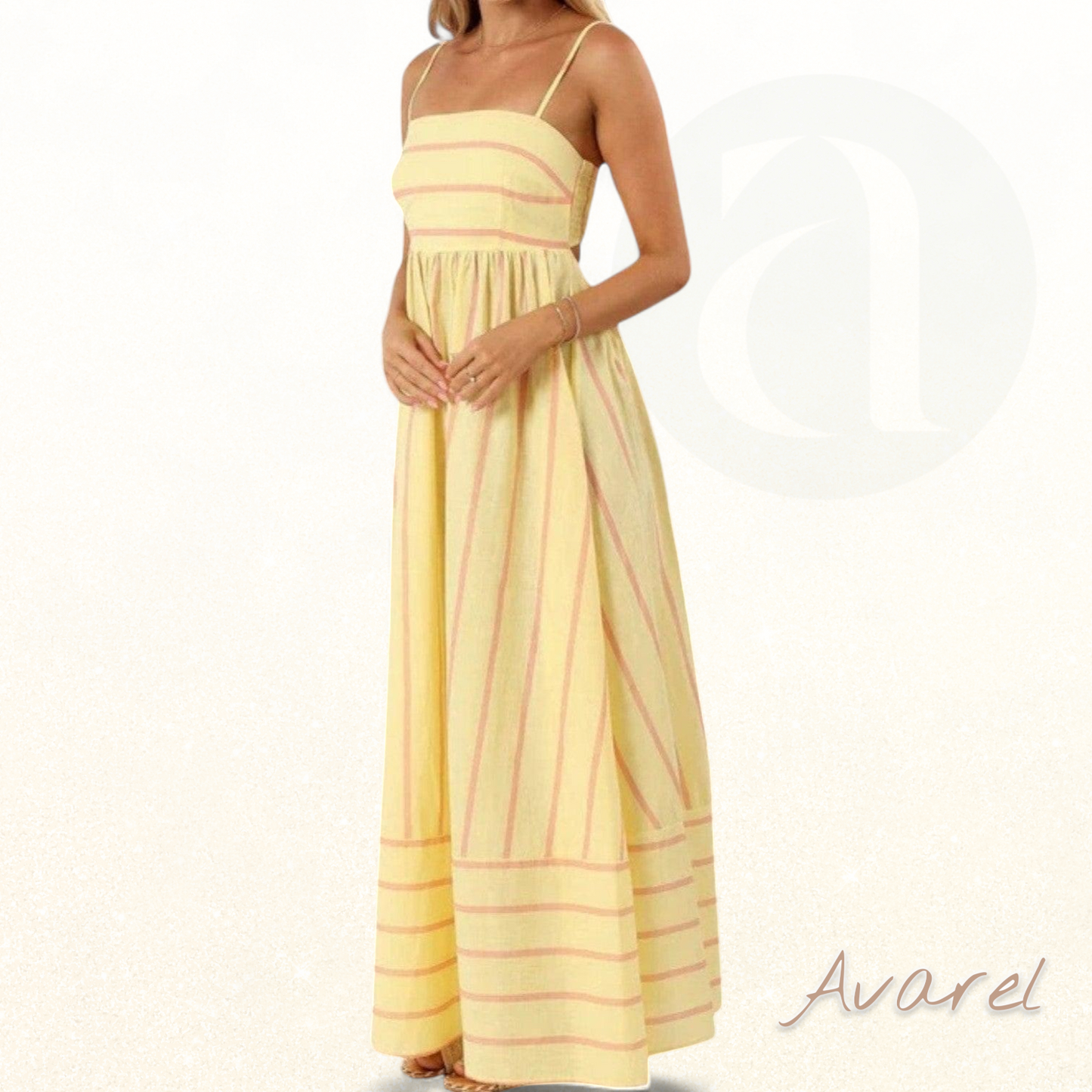 Luxuriöser Bademantel mit Gürtel und Trägern, elegantes Design Claire