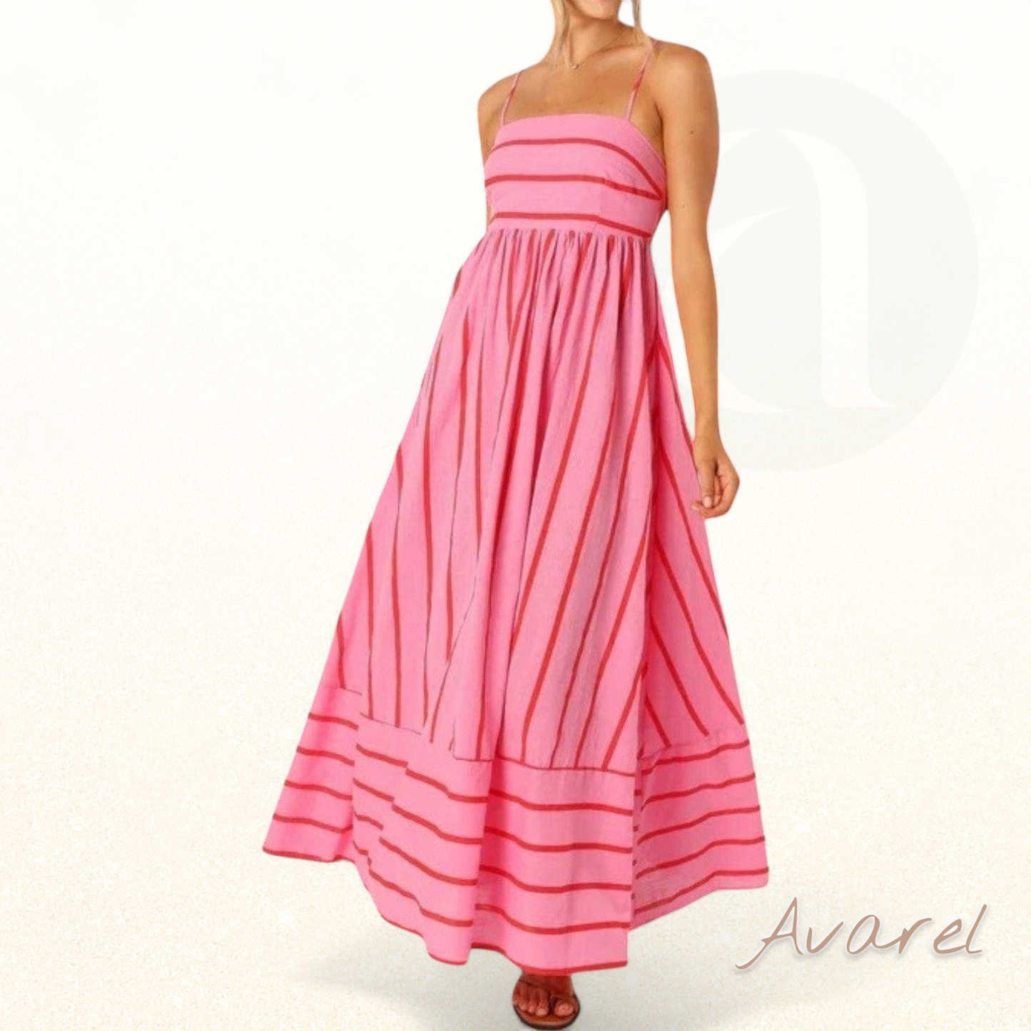 Luxuriöser Bademantel mit Gürtel und Trägern, elegantes Design Claire