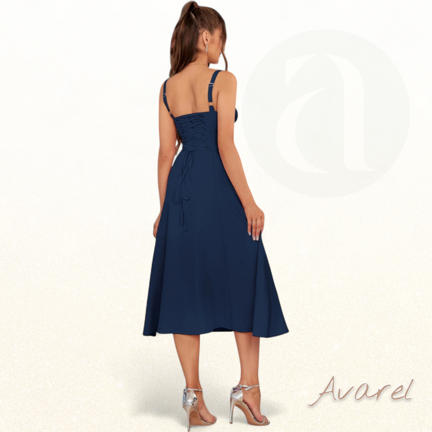 Schickes Bustier-Kleid mit Spitze an den Seiten und verstellbaren Trägern – Das perfekte Outfit für besondere Anlässe