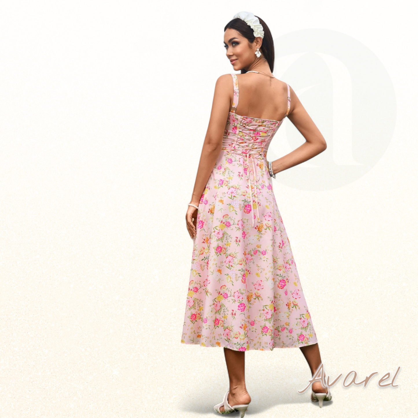 Schickes Bustier-Kleid mit Spitze an den Seiten und verstellbaren Trägern – Das perfekte Outfit für besondere Anlässe