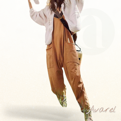 Eleganter einfarbiger Jumpsuit mit V-Ausschnitt und praktische Täsch