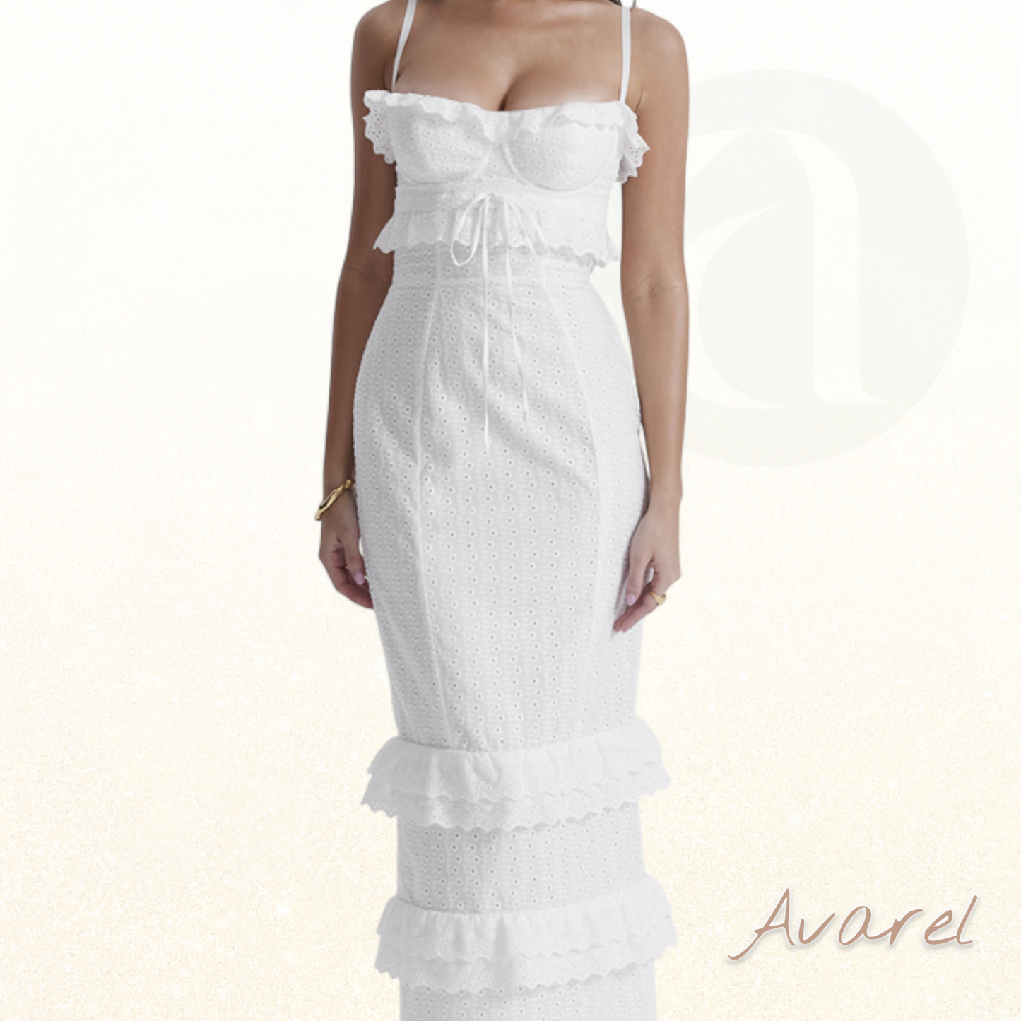 Vai | Elegantes langes weißes Kleid mit modernem Futter für einen unvergesslichen Stil