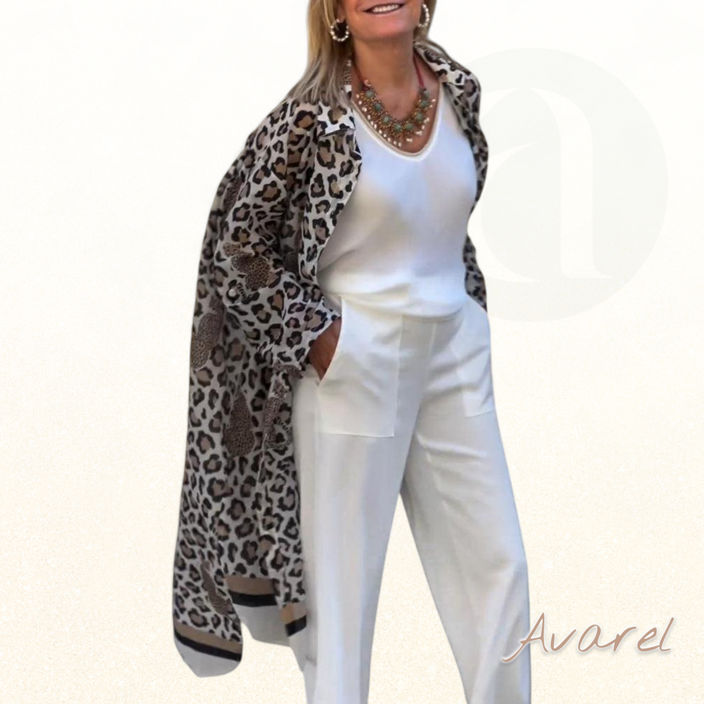 Schicke Langmantel mit Revers und modischem Leopardenmuster für einen moderne Look