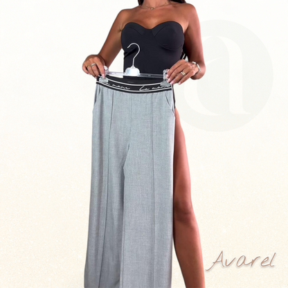 Bequemi gerade Hose in Uni-Farb mit praktische Reißverschlusstasche