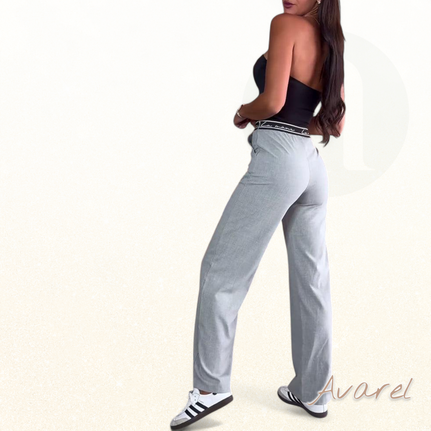 Bequemi gerade Hose in Uni-Farb mit praktische Reißverschlusstasche