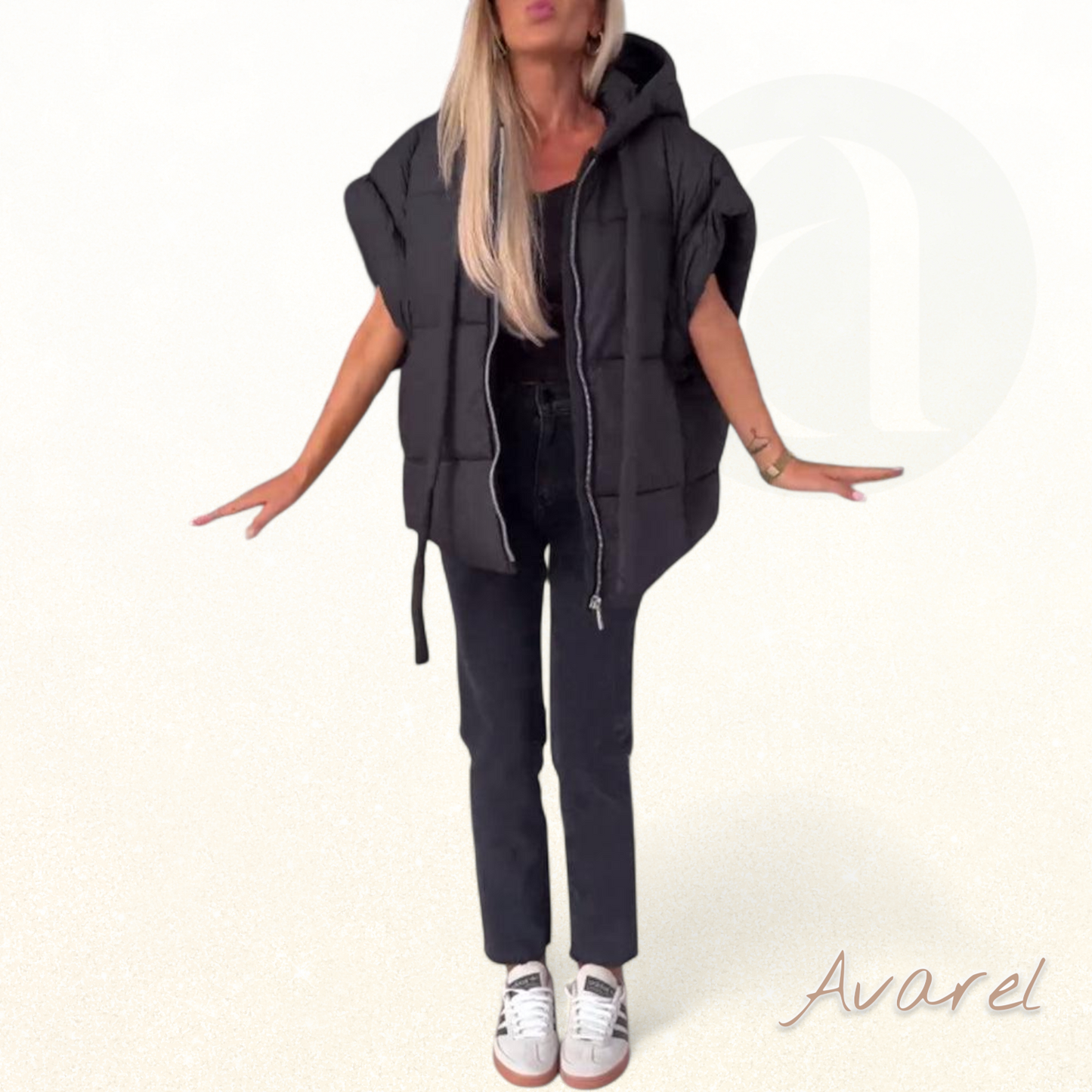 Warni gfütterti Kapuzenjacke im eifarbeigem Design mit Reißverschluss und churze Ärmel