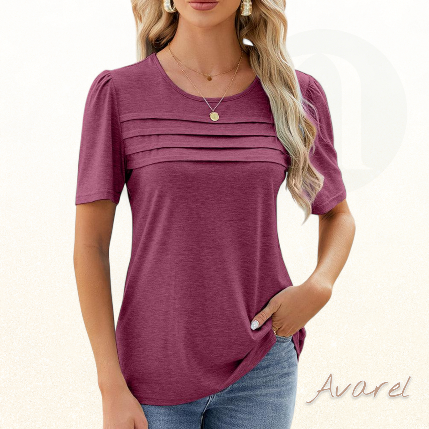 Stylisch-einfarbiges T-Shirt mit eleganter geraffter U-Ausschnitt