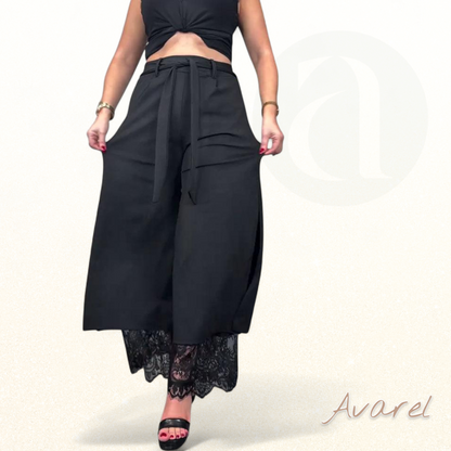 Härzvoller Schlauch mit Spitzenbesatz und Schlitz für vielseitige i einsetzen