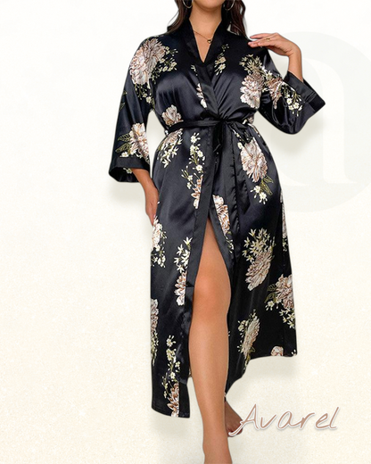 Verführerisch bedruckts Seideimitat-Pyjama-Kleid für stilvolle Nächte