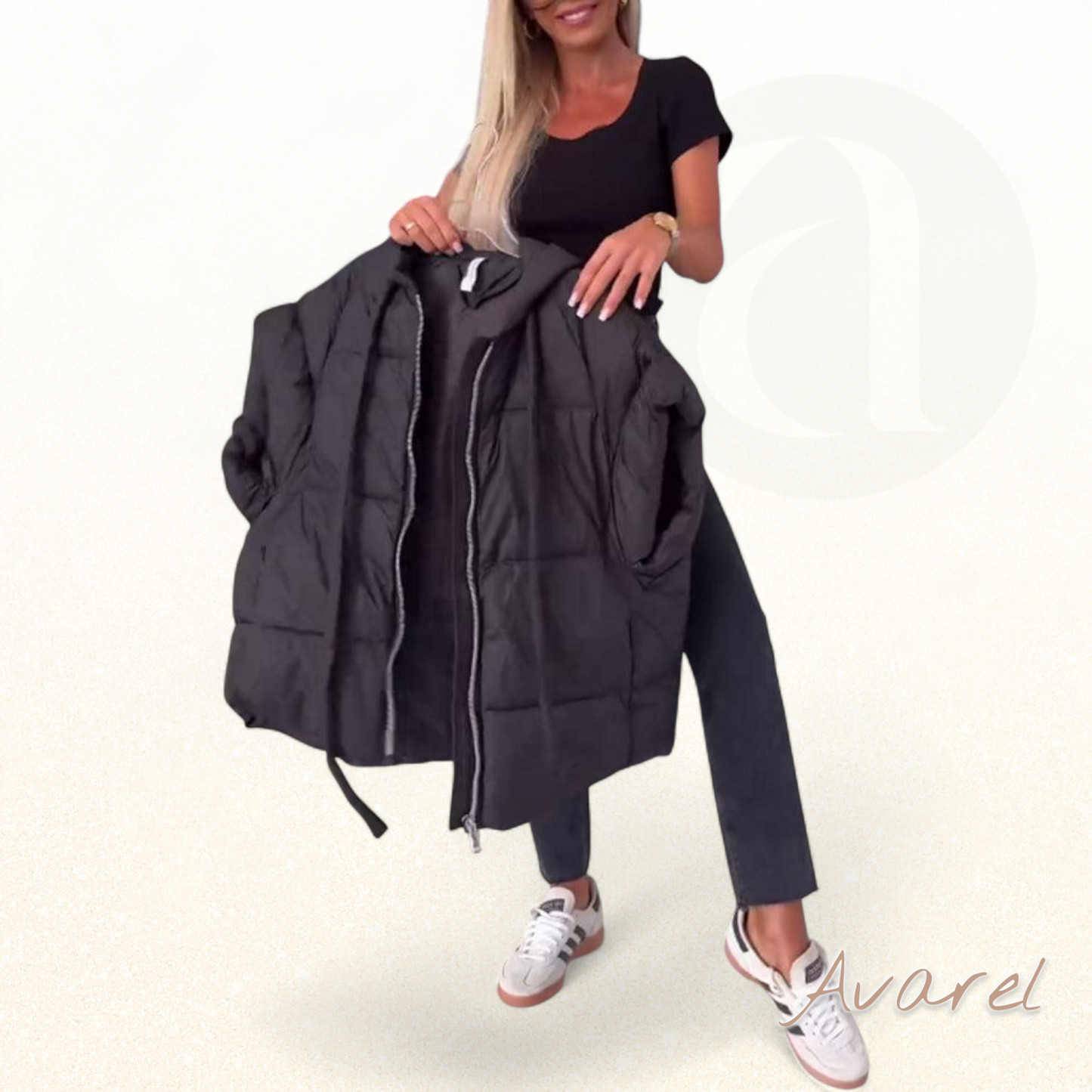 Warni gfütterti Kapuzenjacke im eifarbeigem Design mit Reißverschluss und churze Ärmel