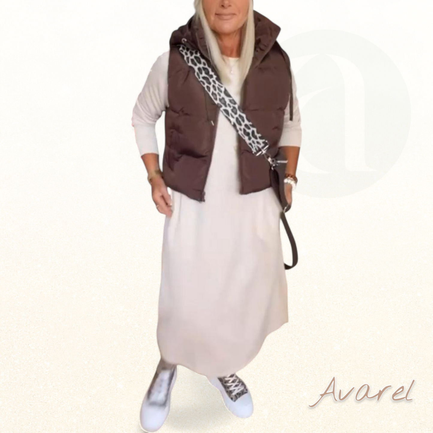 Stilvolle eifarbige Westemantel mit bequemere Kapuuz