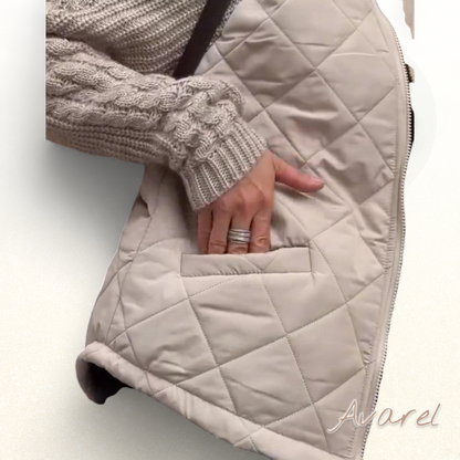 Eleganter einfarbiger Mantel mit praktischem Reissverschluss und stilvollem hohe Kragen