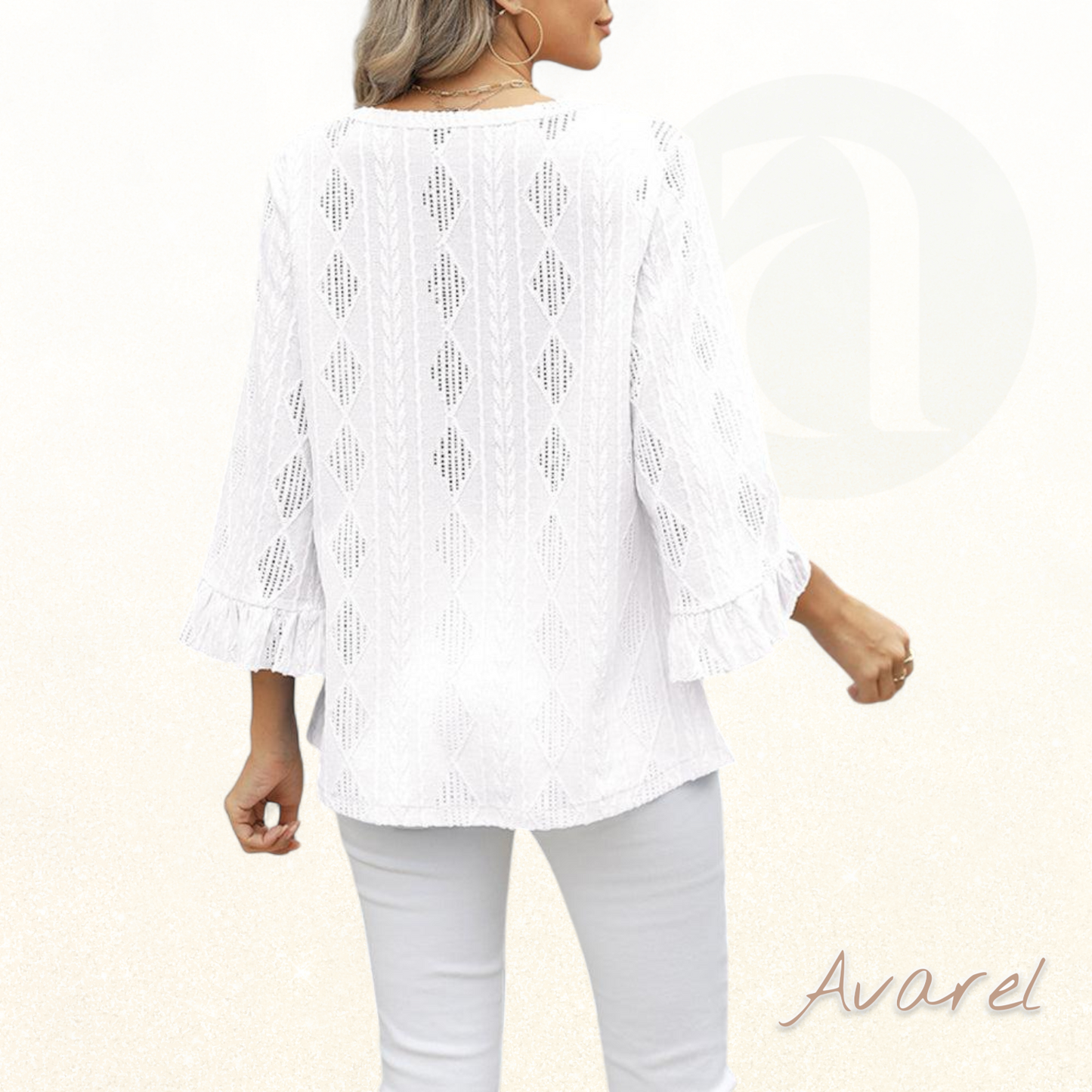 Stilvolls Oberteil mit Rautenkaromuster, elegante Hoaldetails und trendy Trompetenärmel