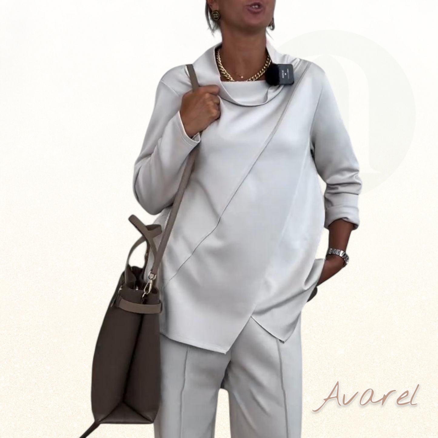 Elegante unregelmässig länge Ärmligi Drapierte Krage für e stilvolle Look