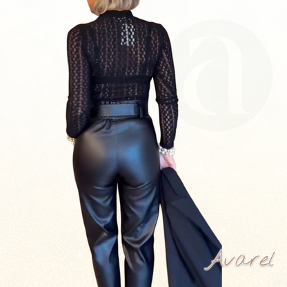 Hochwertiger usgschniidener, dehbarer Strick für stilvolle Look