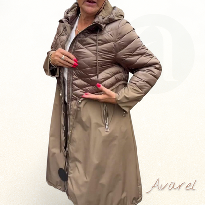 Warmligi, lang gesteppte Jacke mit bequeme Kapuze für maximale Komfort