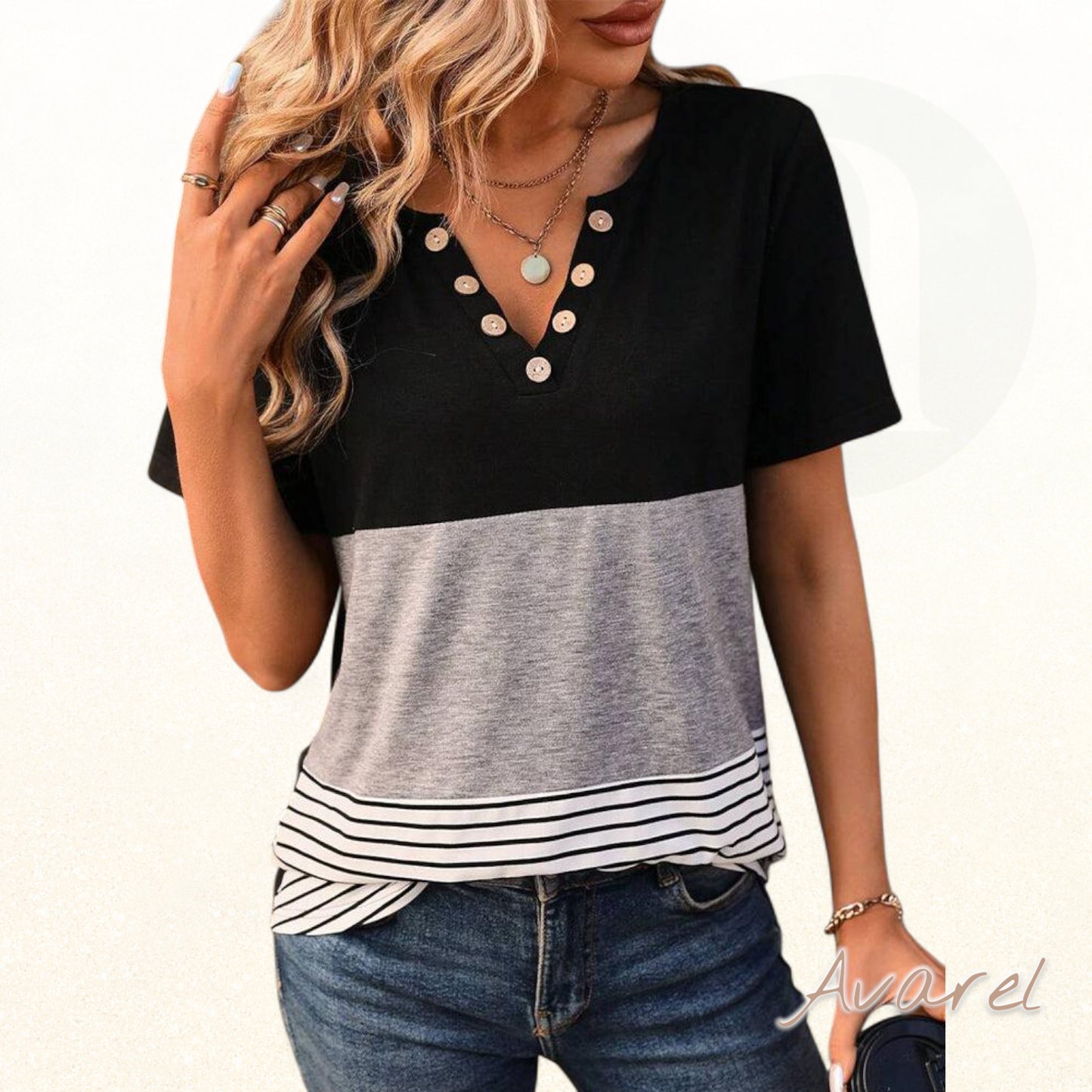 T-Shirt lässig gestreift mit Kontrast-Details für en styliiche Look