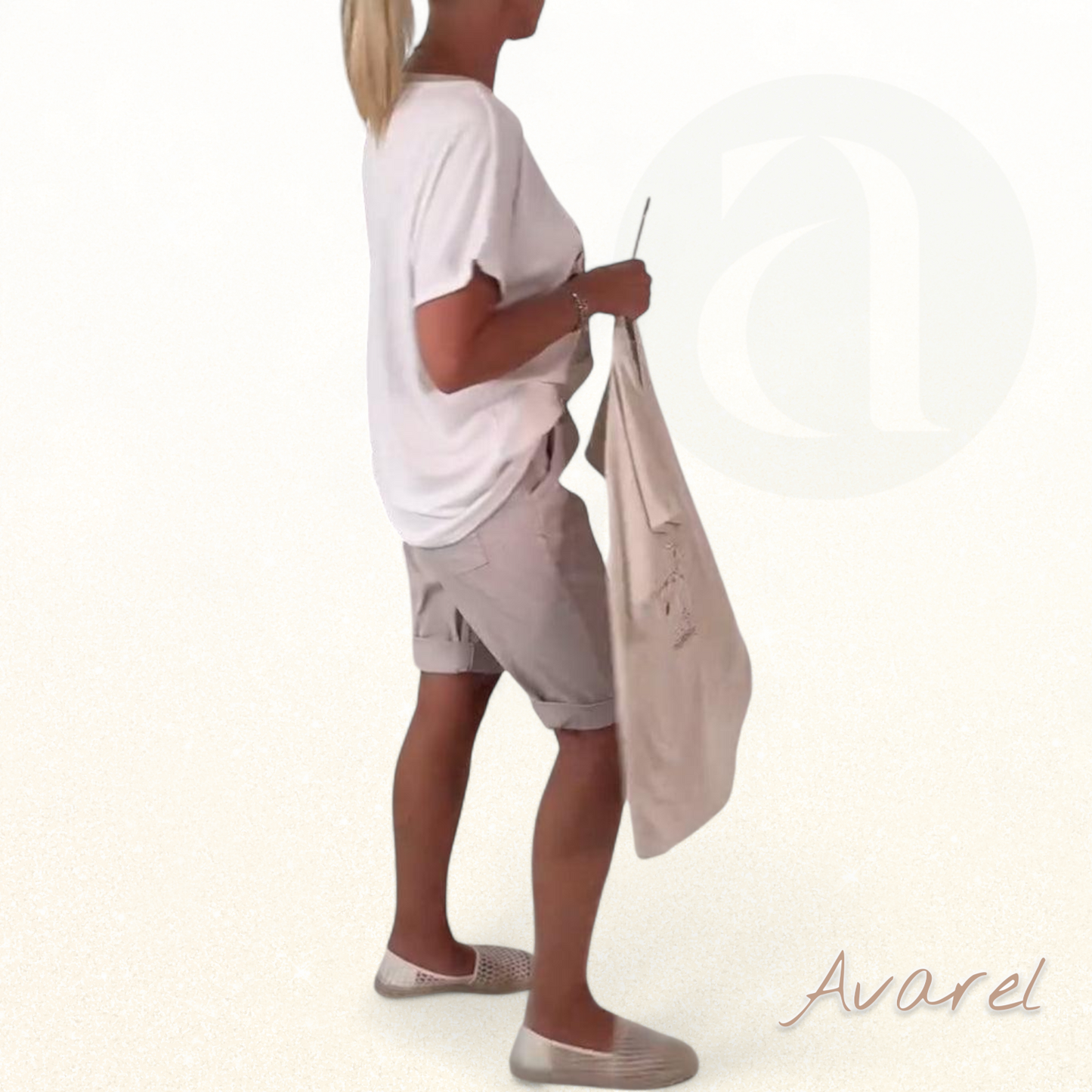 Vielseitigs bedruckts T-Shirt mit V-Ausschnitt für jed Anlass