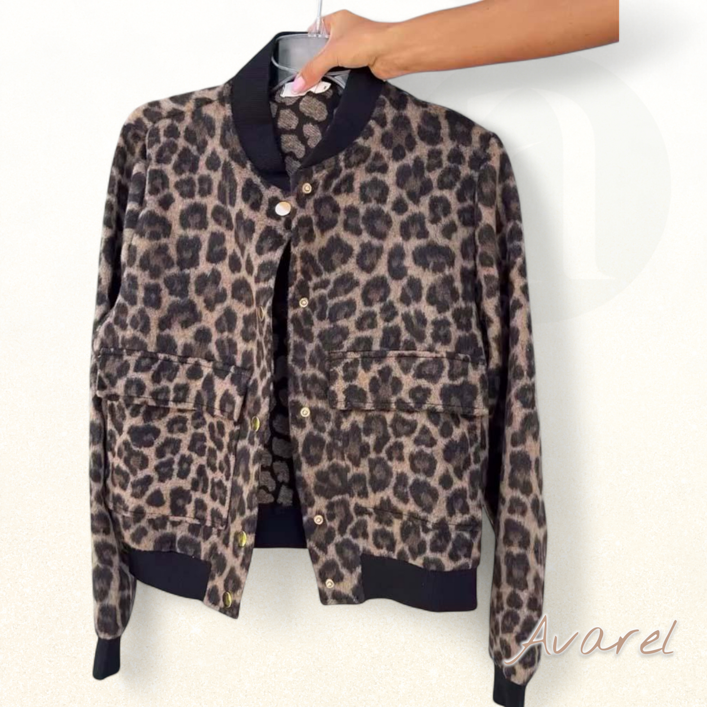 Stilvoll Leopardenmuster-Jacke mit praktische Druckknopf-Tasche