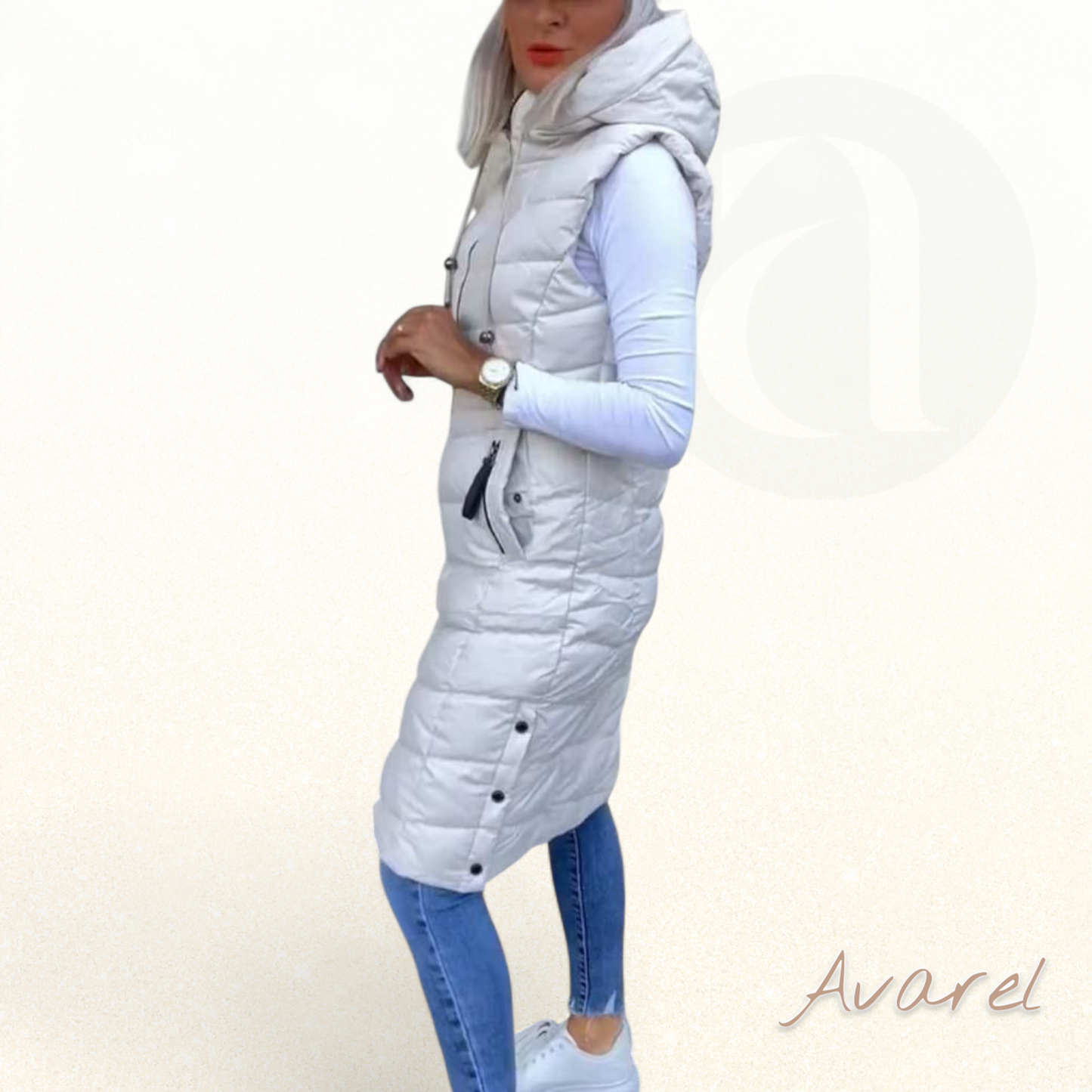 Stylisch ärmellosi Steppjacke mit Kapuze und praktischem Reissverschluss für e lässige Look