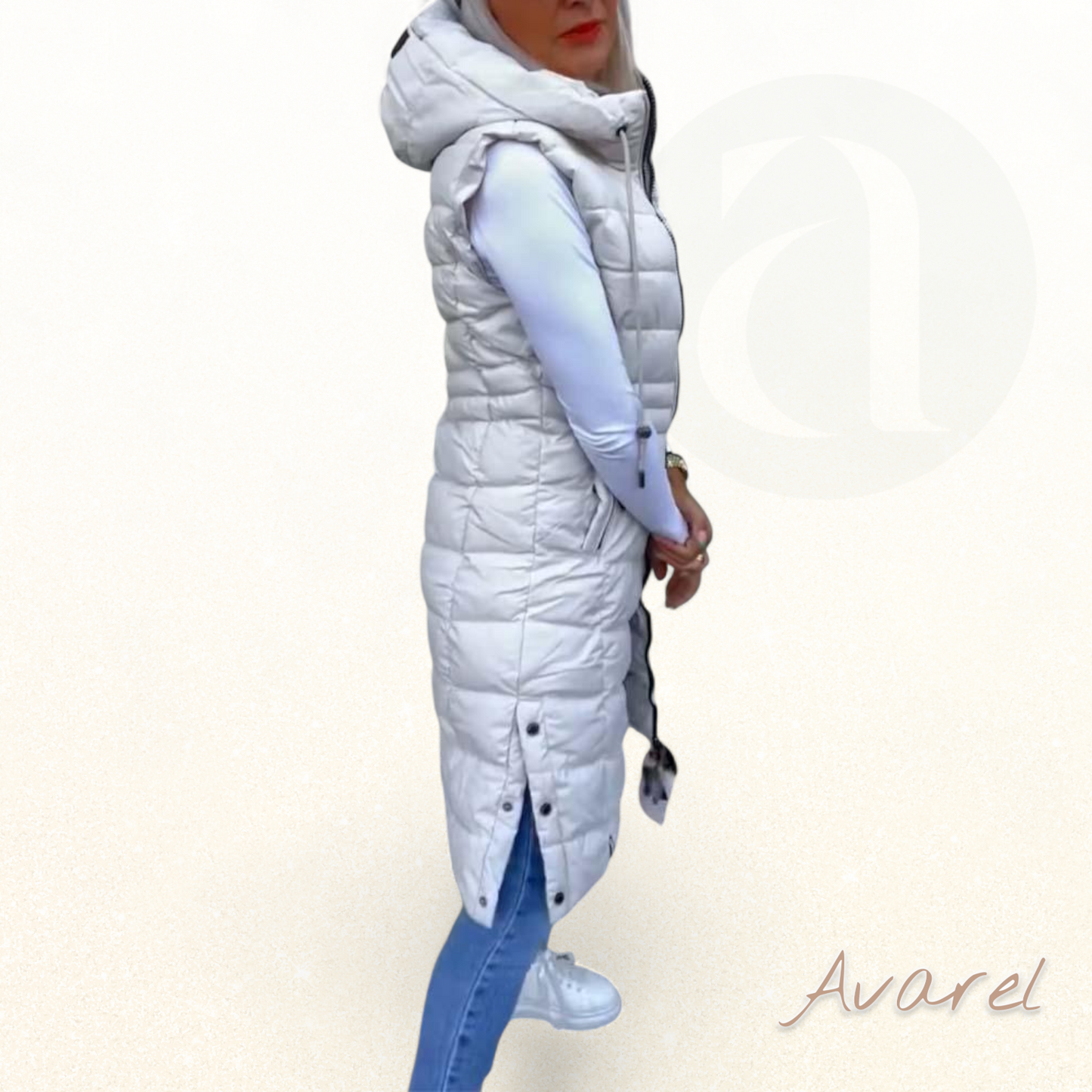 Stylisch ärmellosi Steppjacke mit Kapuze und praktischem Reissverschluss für e lässige Look