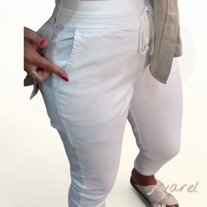 Schicke Bleistiftshose mit bequemem Kordelzug für de perfekte Look