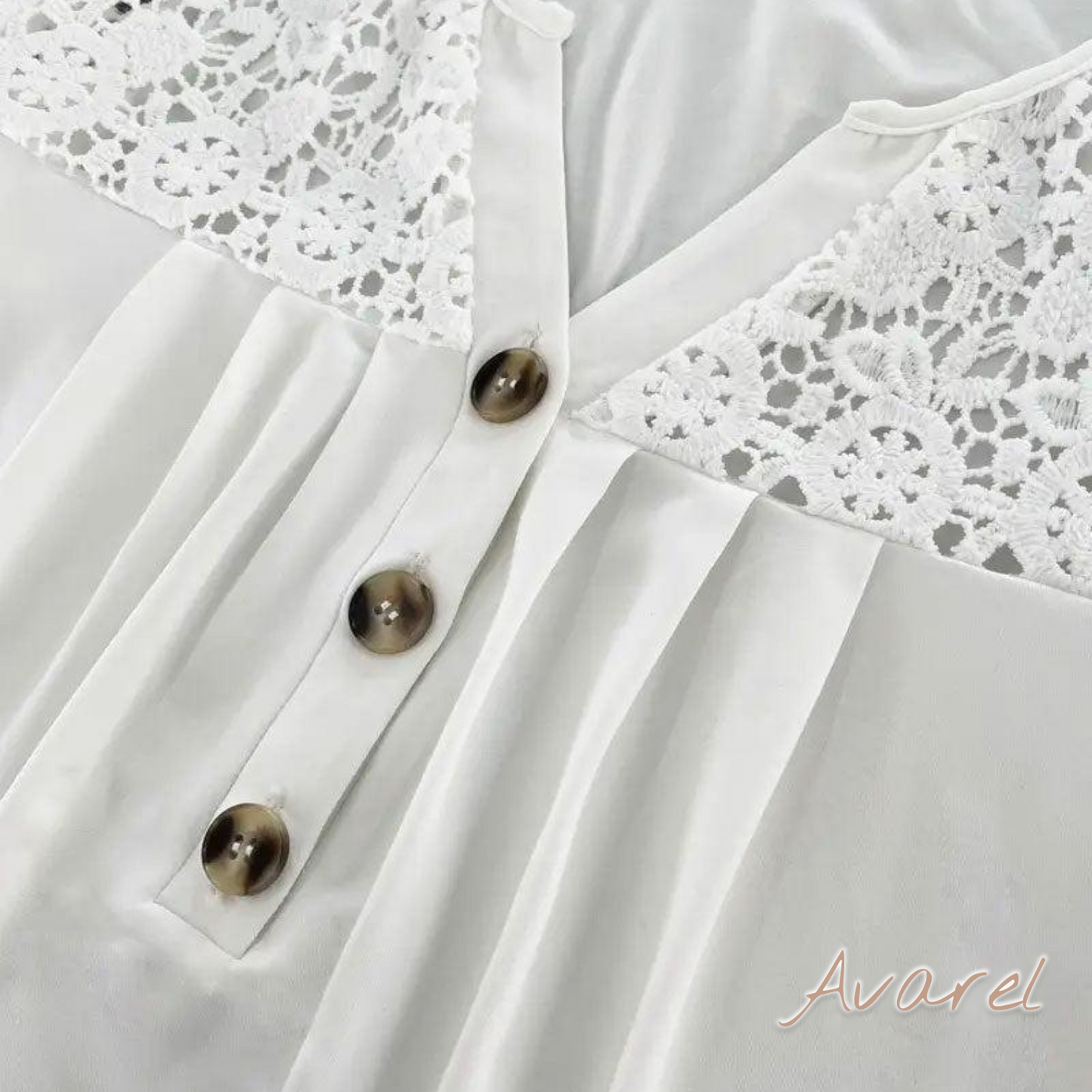 T-Shirt mit Hohlsaum, Spitze und plissiertem Patchwork für stilvollen Komfort